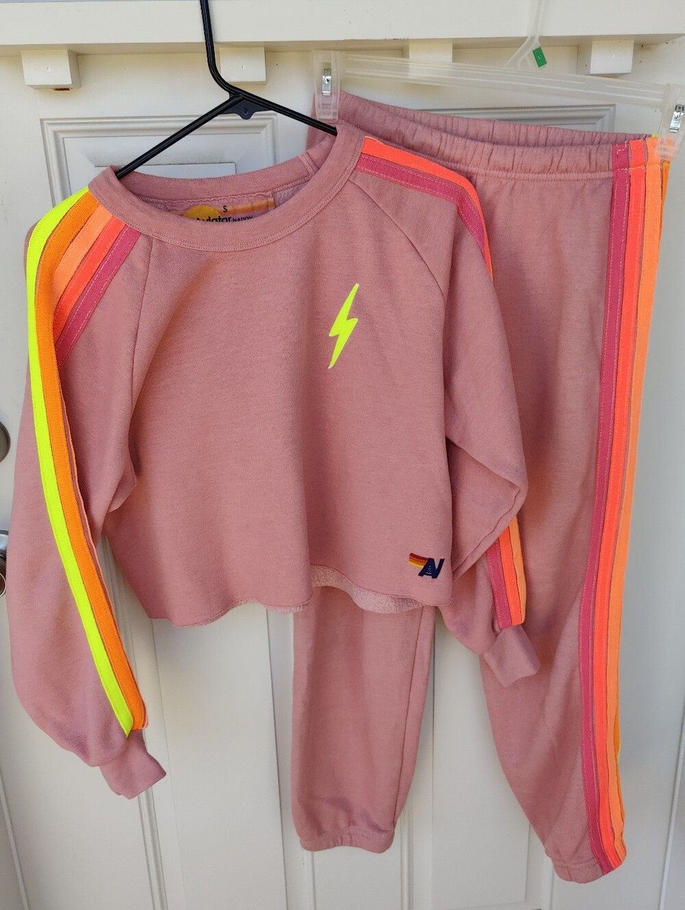 Cropped Crew Neck Sweatshirt/Sweatpants Small Coral